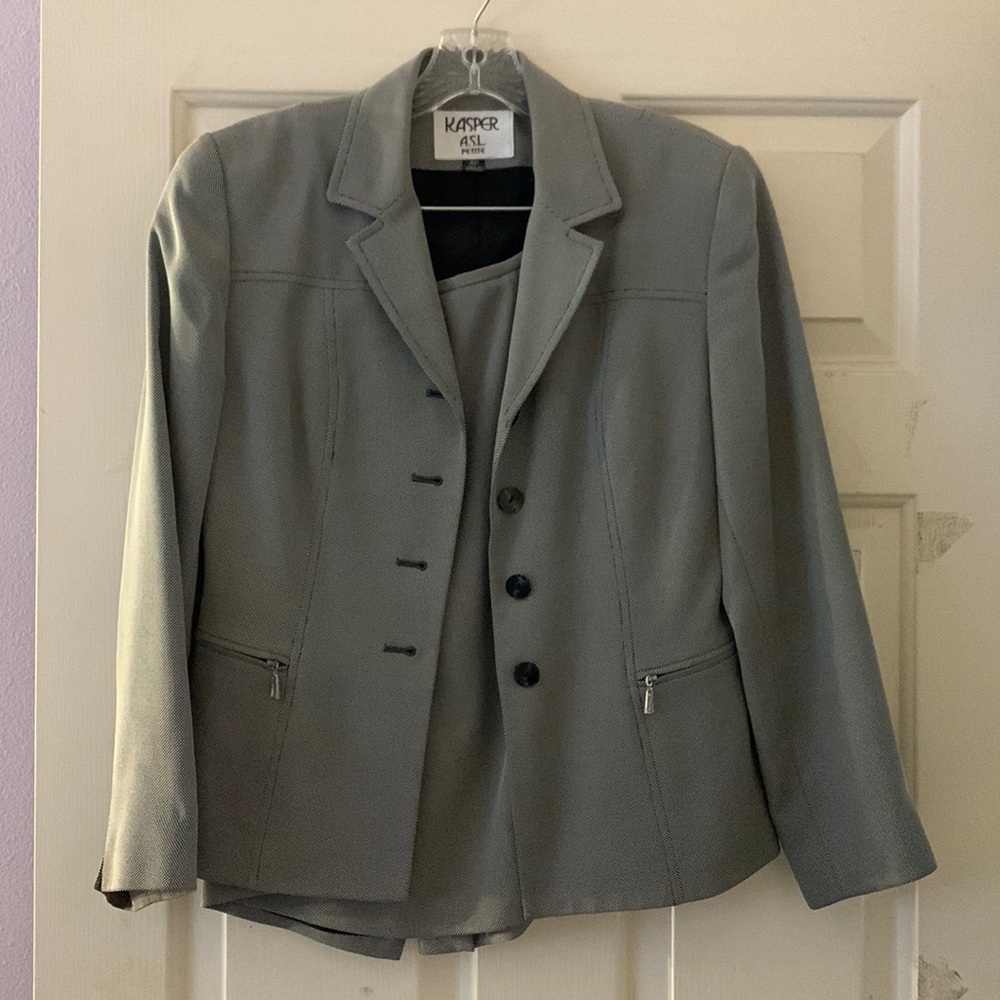 4P 2 piece suit set with skirt